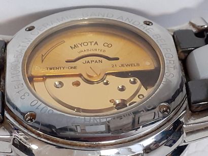ANDRE BELFORT

Montre de dame à boitier en...