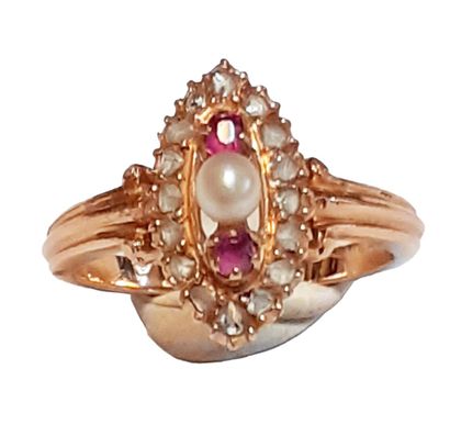 BAGUE en or rose 18K (750/1000e) à plateau...