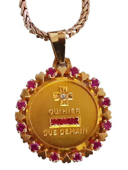 COLLIER en or jaune 18K (750/1000e) composé...
