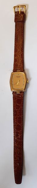JAEGER

Montre de dame en métal doré, cadran...