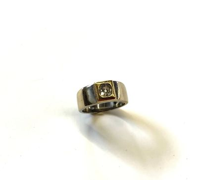BAGUE JONC en or gris et jaune 18k (750/1000e)...