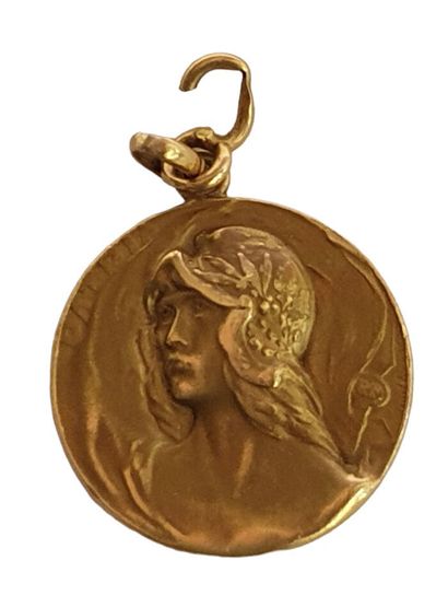 GUILBERT

Médaille de baptême en or jaune...