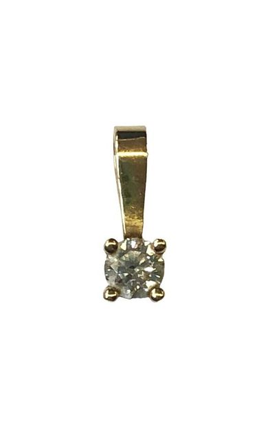 PENDENTIF en or jaune 18k (750/1000e) sertie...