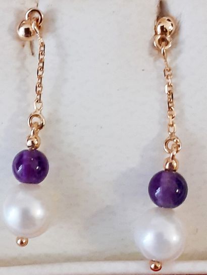 PAIRE DE PENDANTS D'OREILLES en or jaune...