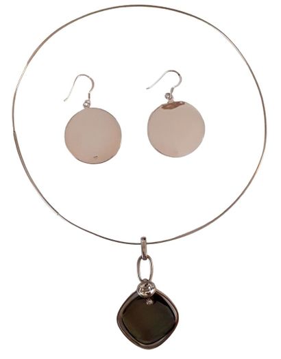 Lot de bijoux en argent comprenant un collier...