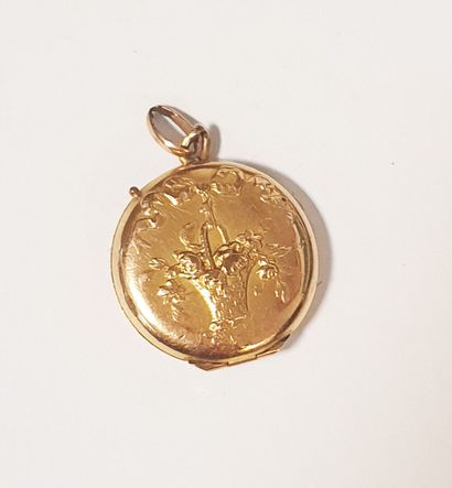 Pendentif porte-souvenirs en or jaune 18...