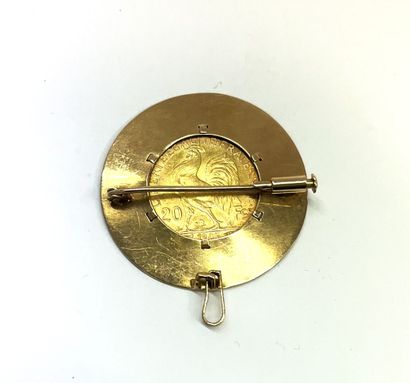 BROCHE PENDENTIF en or jaune 18 K (750/oo)...