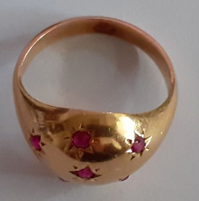 BAGUE dôme en or jaune 18K (750/1000e) sertie...