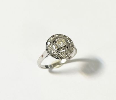 BAGUE en or blanc (750/°°) sertie d'un diamant...
