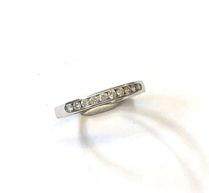 DEMI-ALLIANCE AMERICAINE en or gris 18K (750/1000e)...