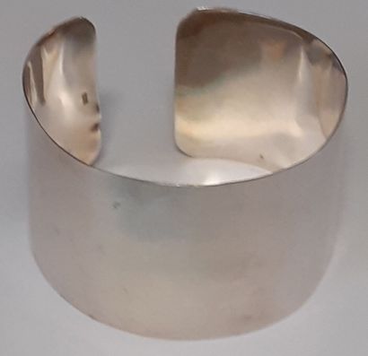 MANCHETTE en argent 925/1000e.

Poids : 41.8...