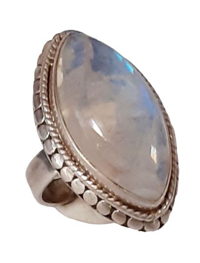 Bague NAVETTE en argent 925/00 centrée d'une...