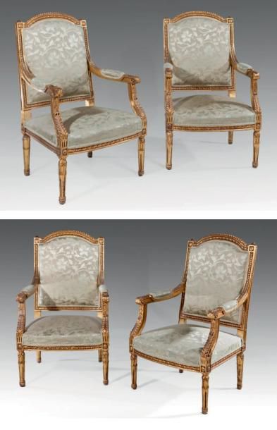 Suite de quatre fauteuils à dossier plat...