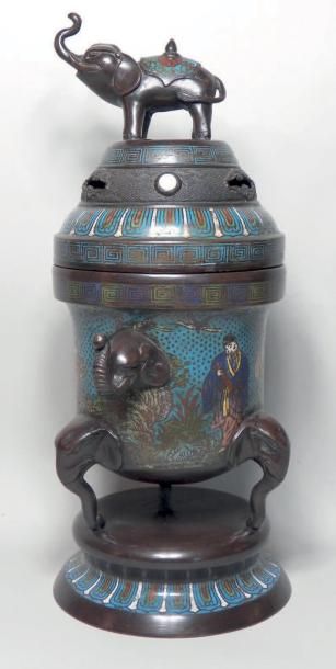 Brûle-parfum en bronze et émaux cloisonnés,...