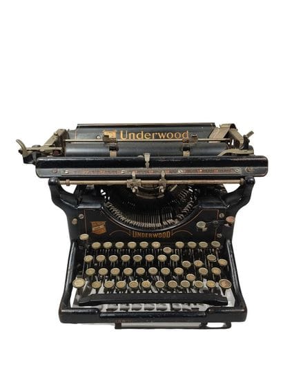 Machine à écrire de marque UNDERWOOD