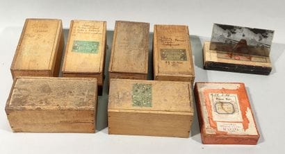 Ensemble de six boites de 40-50 plaques photographiques...