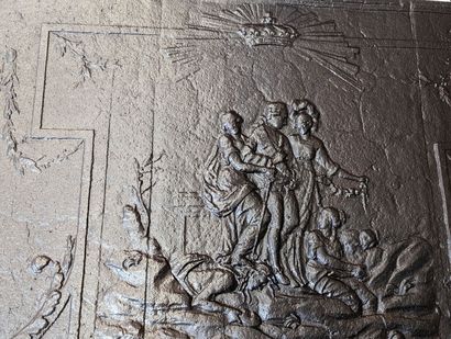GRANDE PLAQUE DE CHEMINEE en fonte à décor...