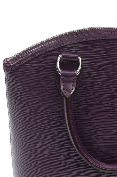 LOUIS VUITTON
Sac à main modèle 