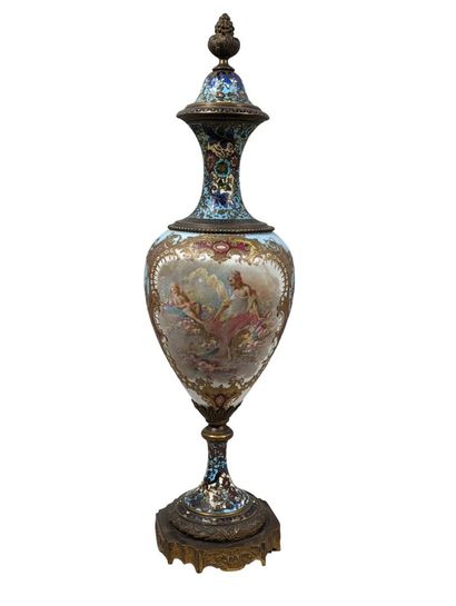 CASSOLETTE en bronze à décor cloisonné, panse...