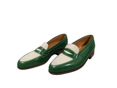 J.M. WESTON
Paire de mocassins en cuir couleur...