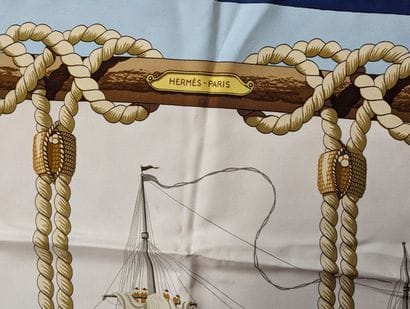 HERMES à Paris
Carré en twill de soie imprimée...