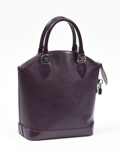 LOUIS VUITTON
Sac à main modèle 