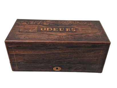Coffret à « odeurs » ou coffret à senteurs...