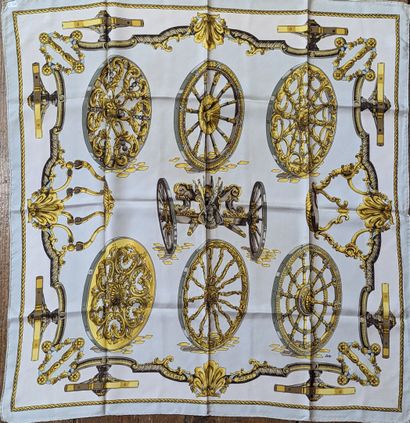 HERMES à Paris
Carré en twill de soie imprimée...