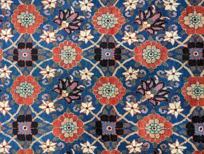 VERAMINE (Iran)
Tapis en laine nouée à la...
