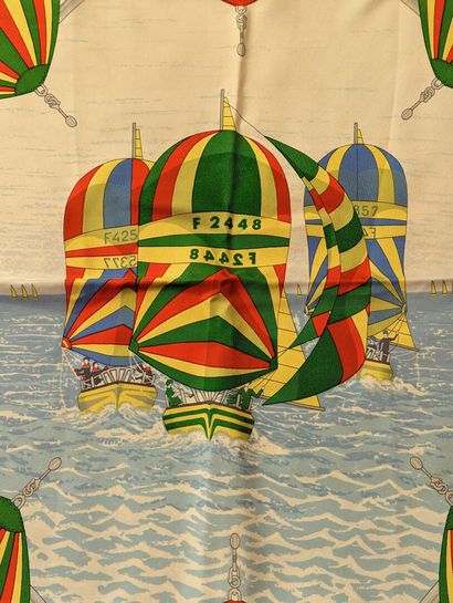 HERMES à Paris
Carré en twill de soie imprimée...