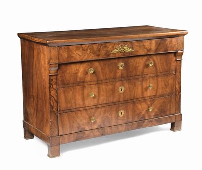 COMMODE en placage de noyer et ronce de noyer...