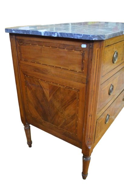 COMMODE pantalonnière marquetée toutes faces...