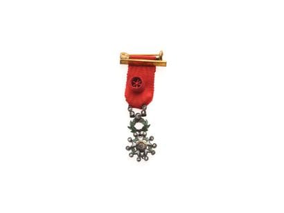 Croix d'Officier en réduction de l'Ordre...