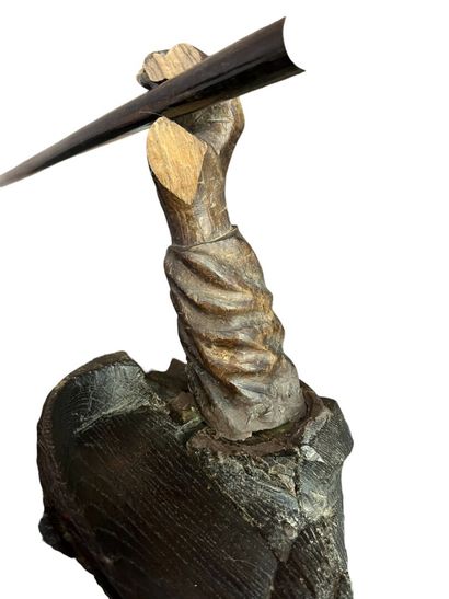 Saint-Évêque en chêne sculpté, dos creusé....
