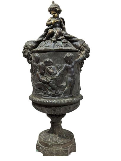 CLODION (D'après)
Paire de VASES COUVERTS...