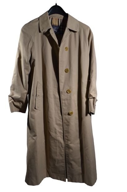 BURBERRYS
Trench en coton beige
Taille :...
