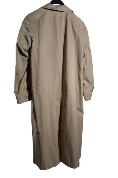 BURBERRYS
Trench en coton beige
Taille :...