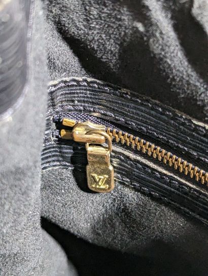 LOUIS VUITTON
Sac à main seau modèle 