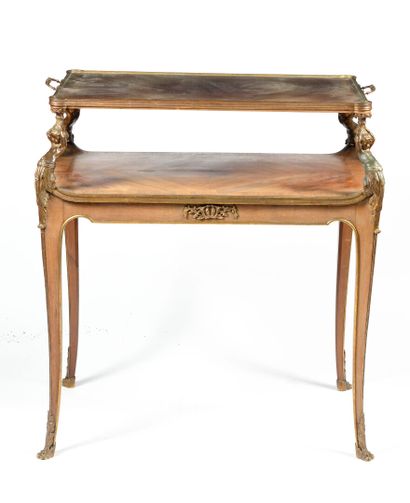 Table à thé en placage de bois de rose à...