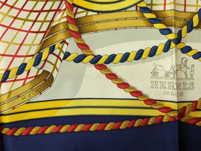 HERMES à Paris
Carré en twill de soie imprimée...