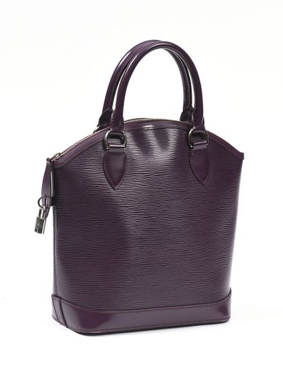 LOUIS VUITTON
Sac à main modèle 