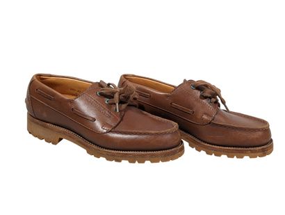 J.M. WESTON
Paire de mocassins en cuir couleur...