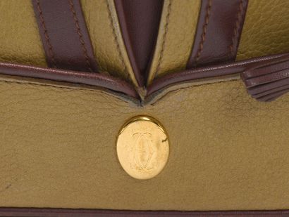 Must de CARTIER
Sac bandoulière porté épaule...