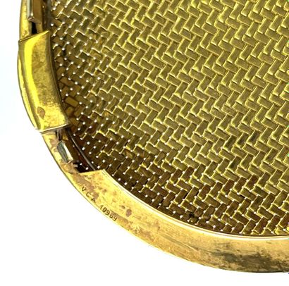 VAN CLEEF & ARPELS
Poudrier circulaire en...