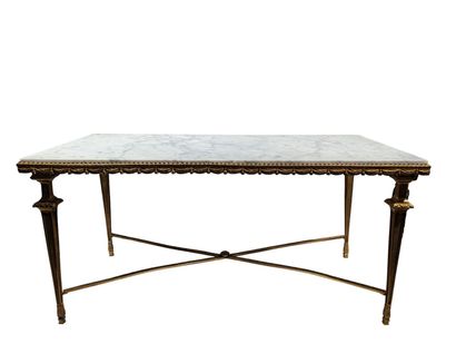 Maison JANSEN 
Table basse reposant sur un...