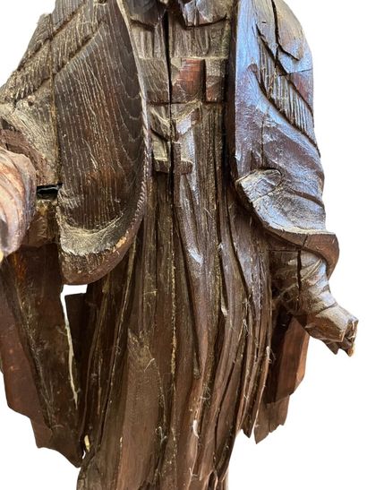 Saint-Évêque en chêne sculpté, dos creusé....