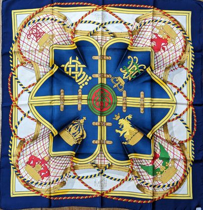 HERMES à Paris
Carré en twill de soie imprimée...