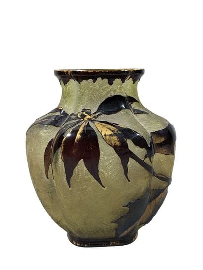 BACCARAT (Attribué à)
Vase à cotes en verre...