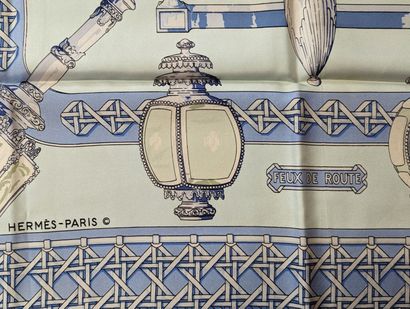HERMES à Paris
Carré en twill de soie imprimée...