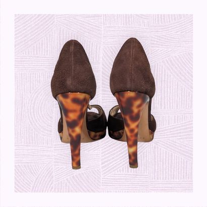CASADEI 
Paire d'escarpins sur talons aiguilles...